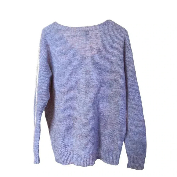 OLD NAVY SIZE MEDIUM LIGHT PURPLE SWEATER - Picture 2 of 2